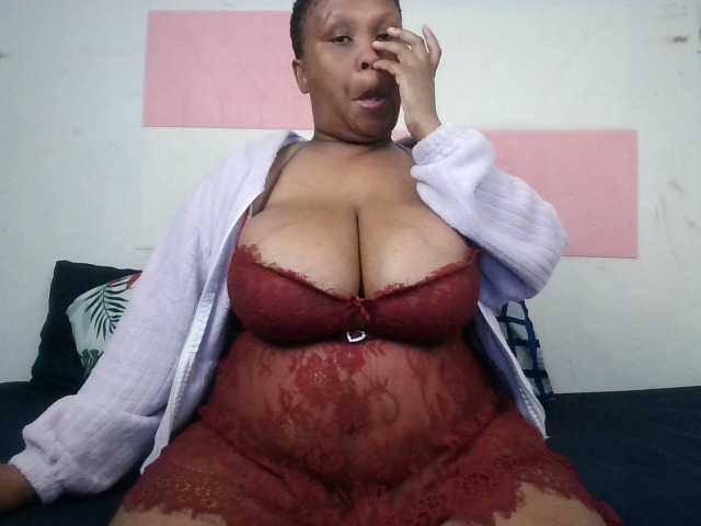 BIGTITTISXX live cam on BongaCams