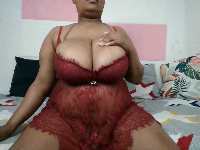 BIGTITTISXX live cam on BongaCams