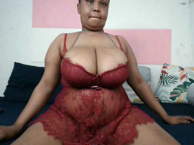 BIGTITTISXX live cam on BongaCams