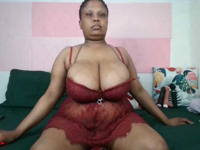 BIGTITTISXX live cam on BongaCams