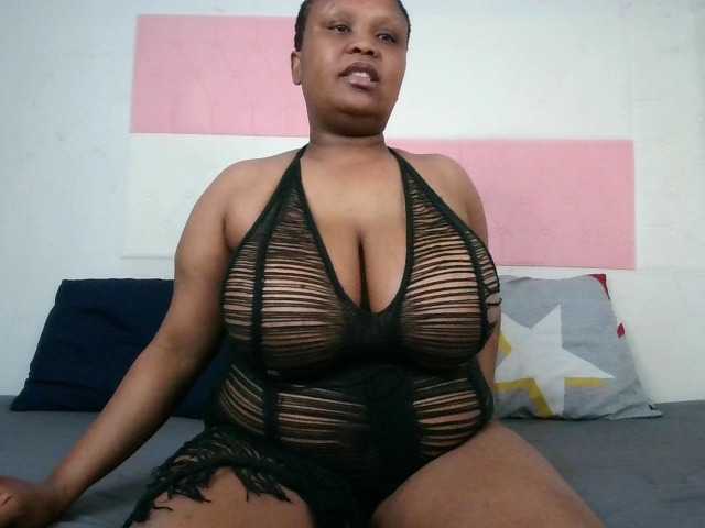 BIGTITTISXX live cam on BongaCams