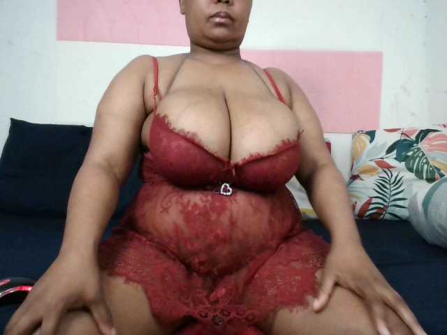 BIGTITTISXX live cam on BongaCams