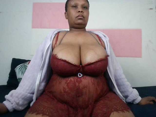BIGTITTISXX live cam on BongaCams