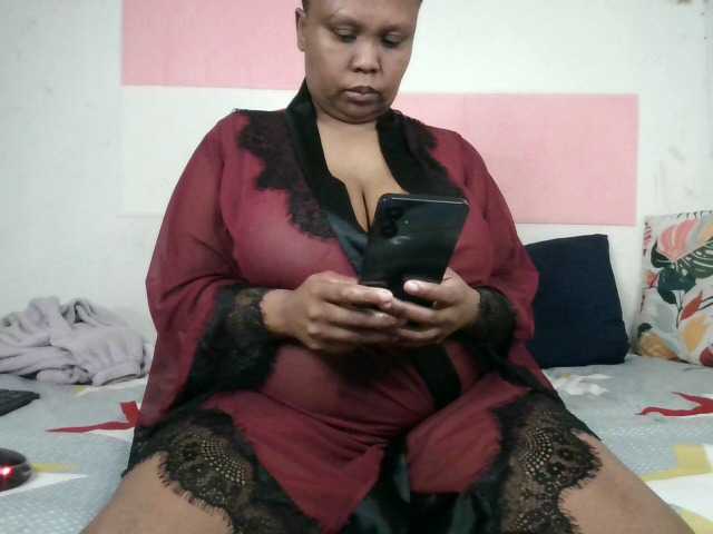 BIGTITTISXX live cam on BongaCams