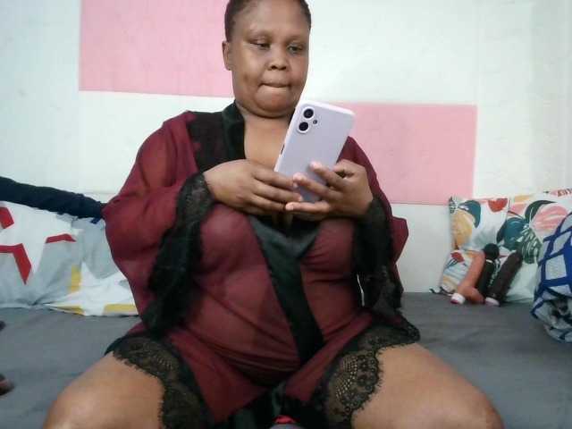 BIGTITTISXX live cam on BongaCams
