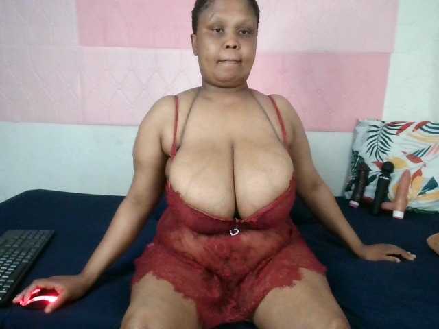 BIGTITTISXX live cam on BongaCams