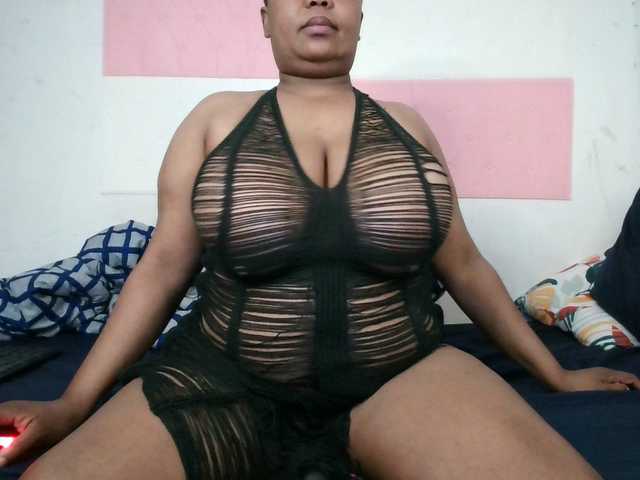 BIGTITTISXX live cam on BongaCams