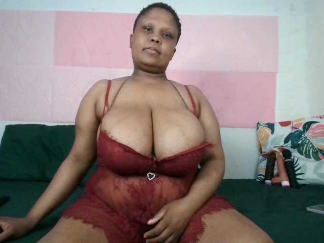 BIGTITTISXX, en directo ahora en BongaCams