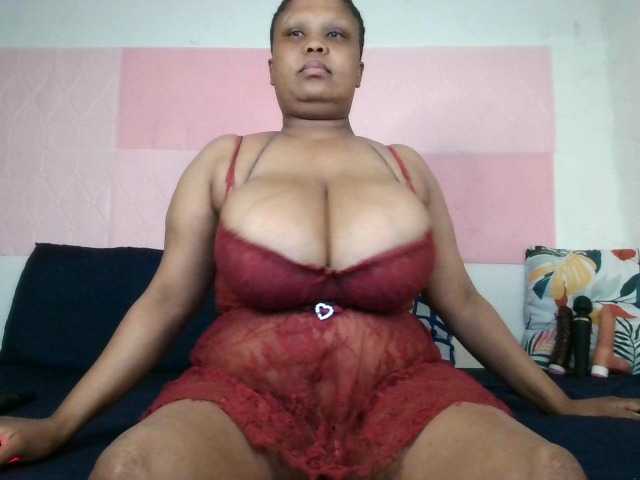 BIGTITTISXX live cam on BongaCams