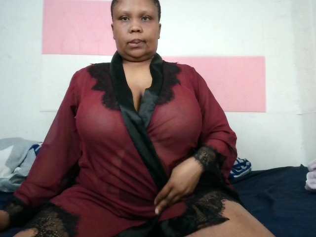 BIGTITTISXX live cam on BongaCams