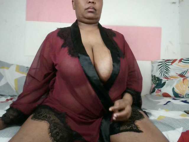 BIGTITTISXX live cam on BongaCams