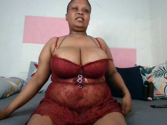 BIGTITTISXX live cam on BongaCams