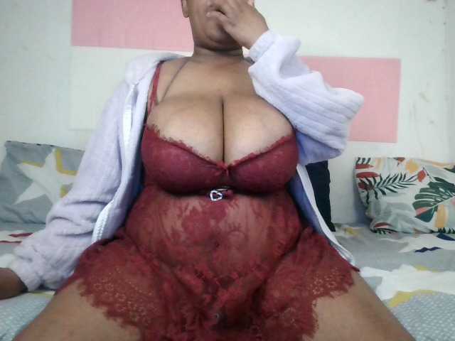 BIGTITTISXX live webcam show