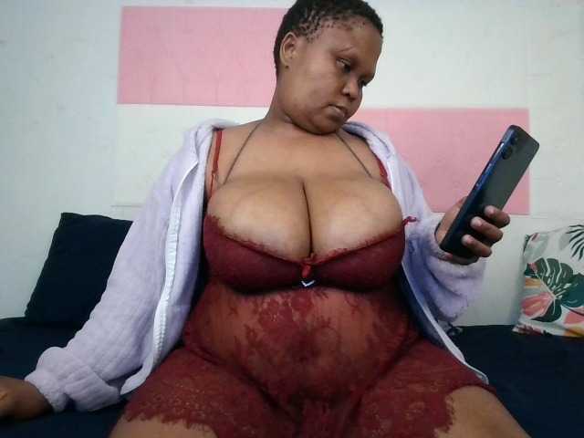 BIGTITTISXX live cam on BongaCams