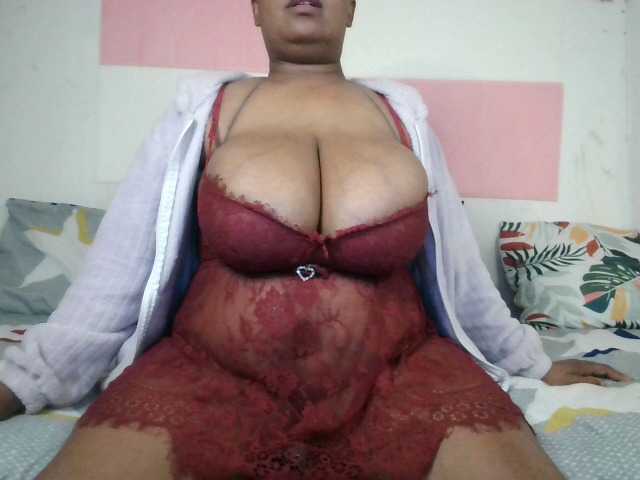 BIGTITTISXX live webcam show