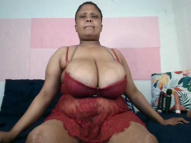 BIGTITTISXX live cam on BongaCams