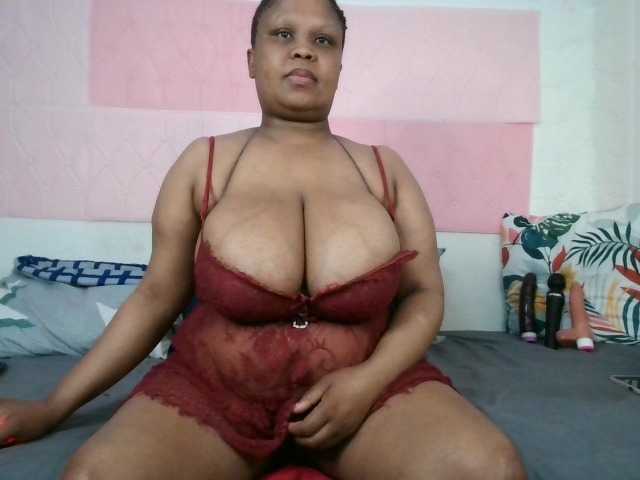 BIGTITTISXX live cam on BongaCams