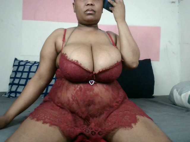 BIGTITTISXX live cam on BongaCams