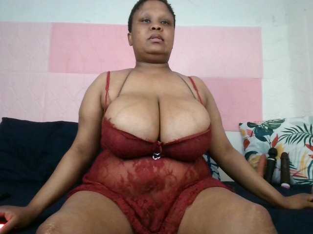 BIGTITTISXX live cam on BongaCams