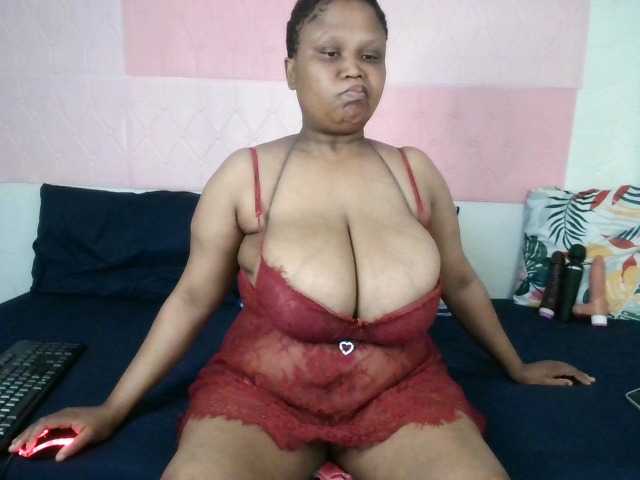 BIGTITTISXX live cam on BongaCams
