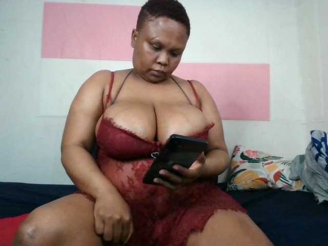 BIGTITTISXX live cam on BongaCams