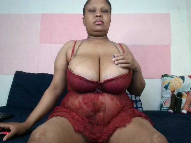 BIGTITTISXX live cam on BongaCams