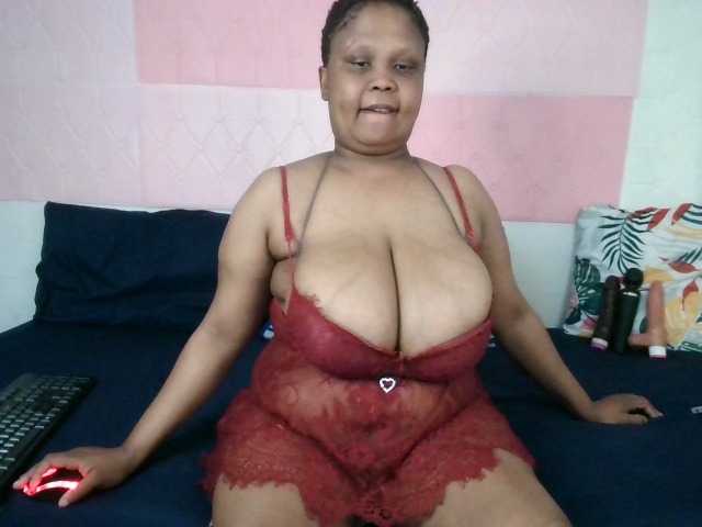 BIGTITTISXX live cam on BongaCams