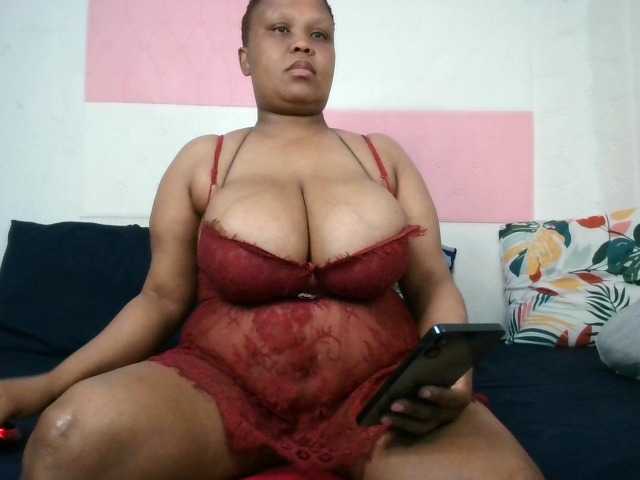 BIGTITTISXX live cam on BongaCams