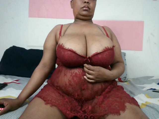 BIGTITTISXX live cam on BongaCams