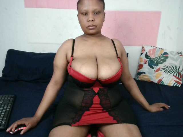 BIGTITTISXX live cam on BongaCams