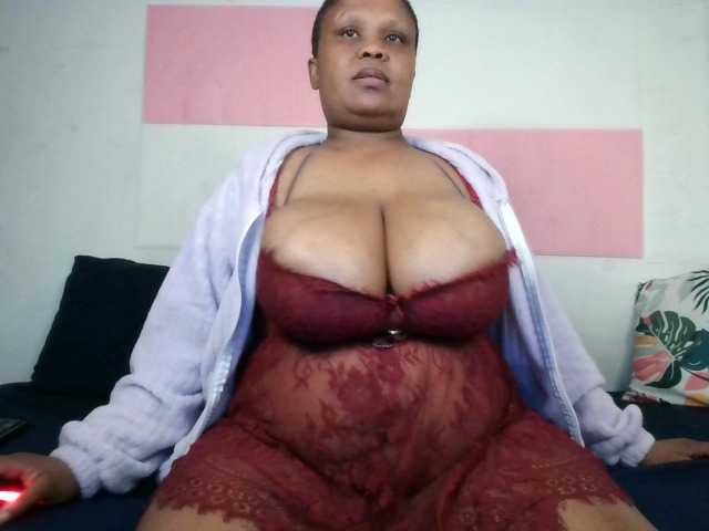 BIGTITTISXX live cam on BongaCams