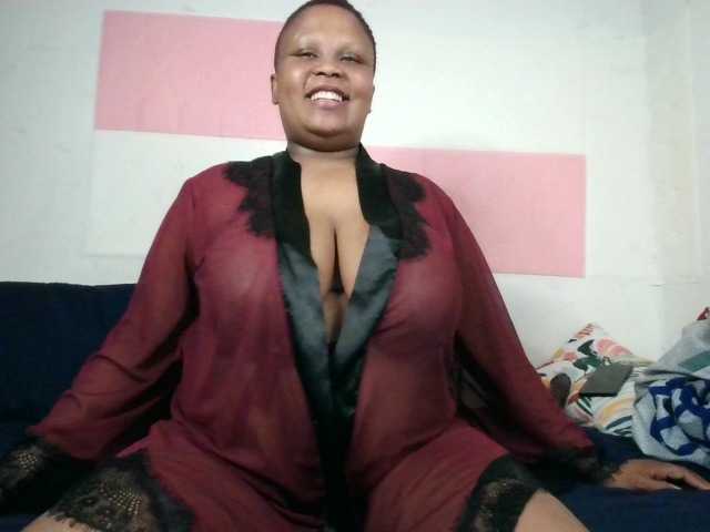 BIGTITTISXX live cam on BongaCams