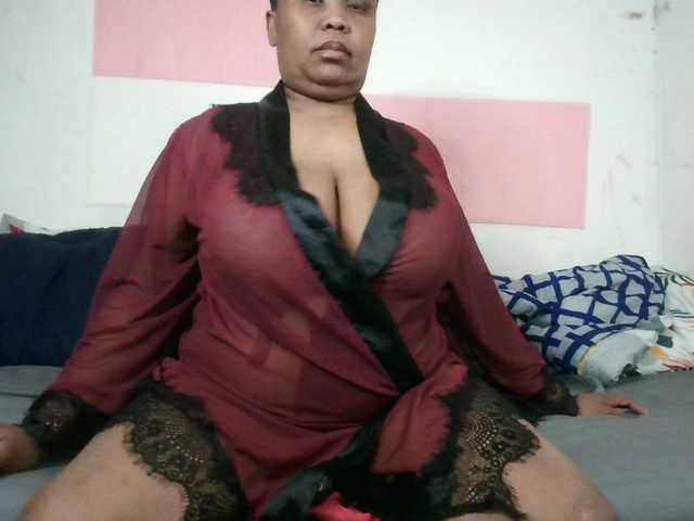 BIGTITTISXX live cam on BongaCams