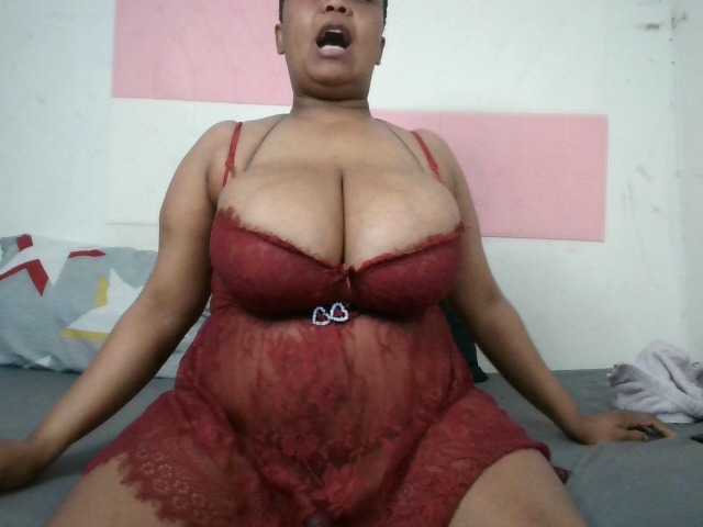 BIGTITTISXX live webcam show