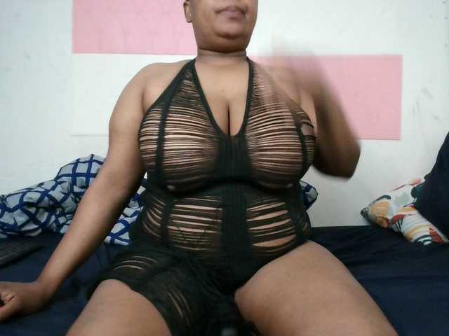 BIGTITTISXX live cam on BongaCams