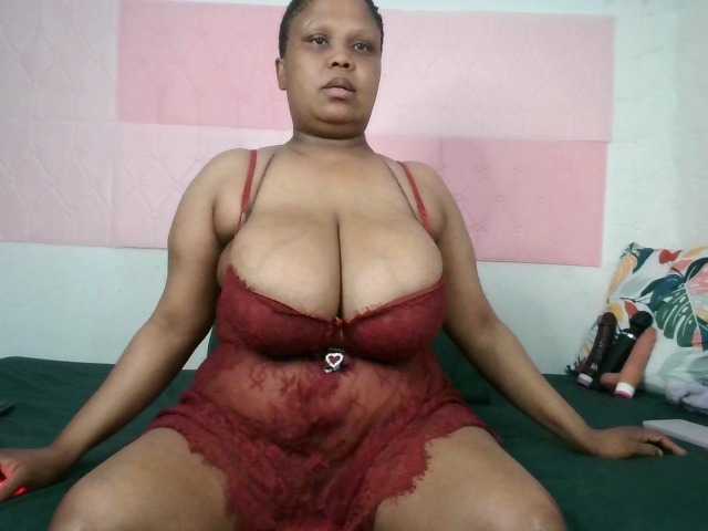BIGTITTISXX live cam on BongaCams