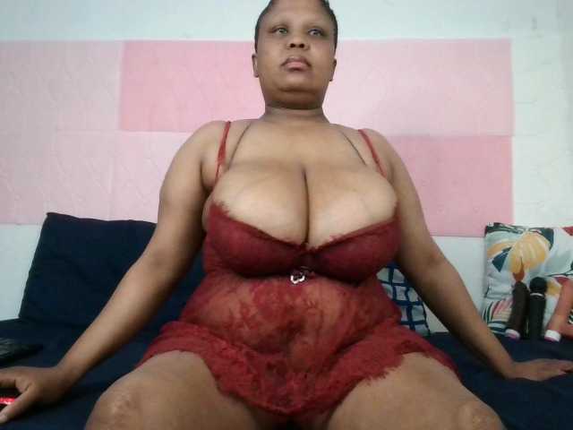 BIGTITTISXX live cam on BongaCams