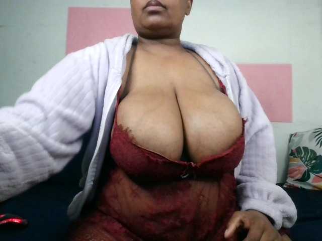 BIGTITTISXX live cam on BongaCams