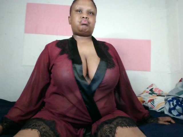 BIGTITTISXX live cam on BongaCams