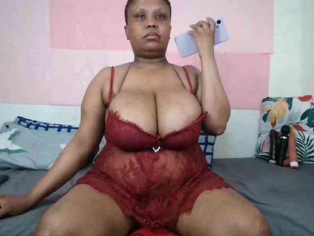 BIGTITTISXX webcam