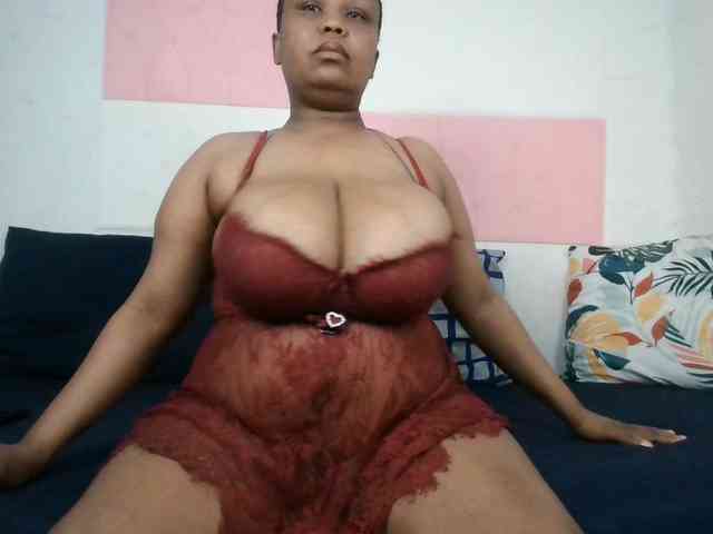 BIGTITTISXX webcam