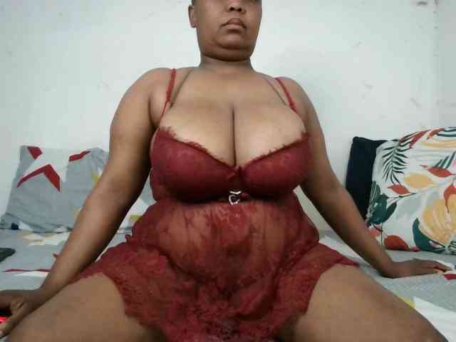 BIGTITTISXX webcam