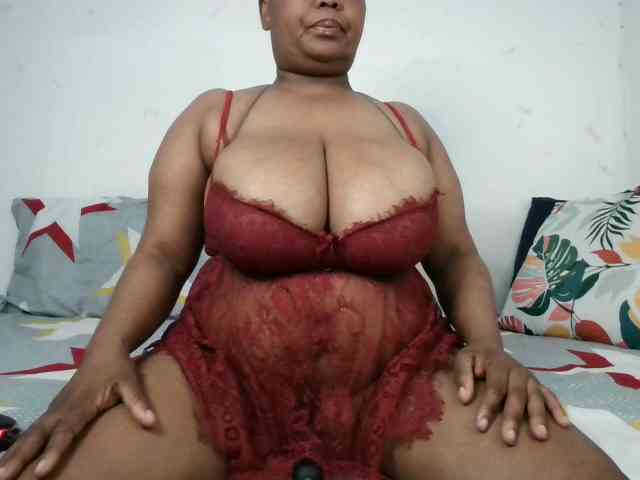 BIGTITTISXX webcam