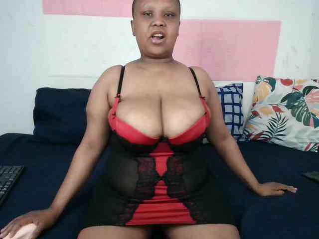 BIGTITTISXX webcam