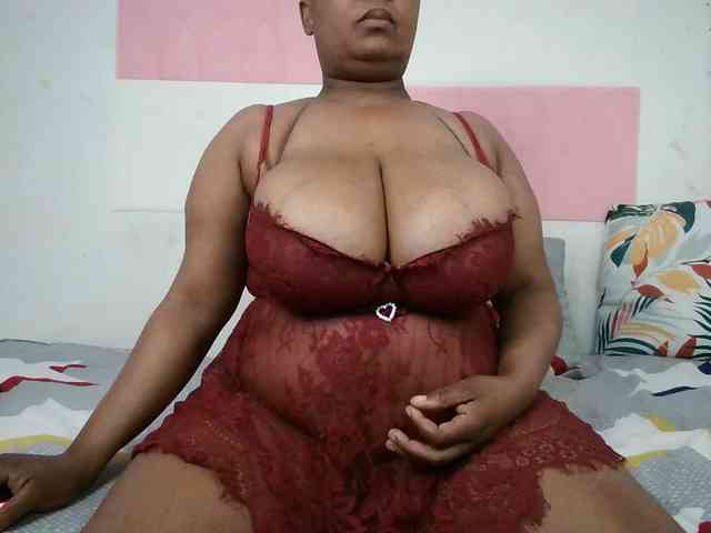BIGTITTISXX webcam