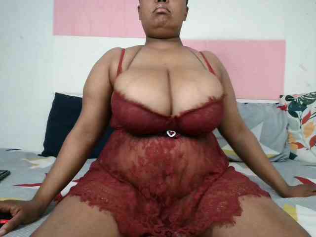 BIGTITTISXX webcam