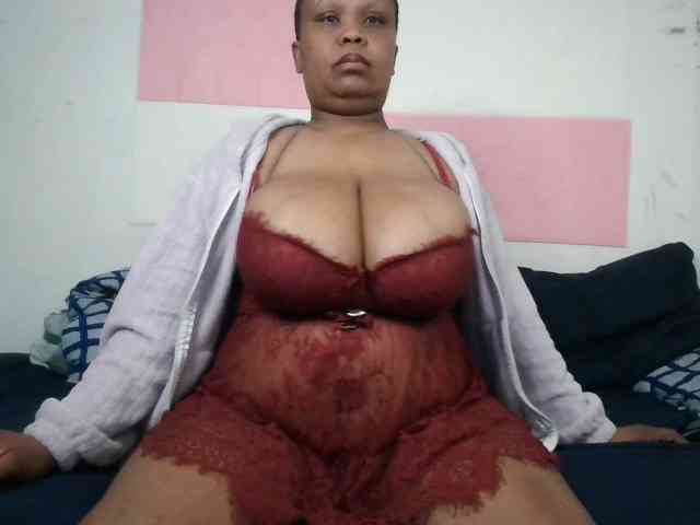 BIGTITTISXX webcam