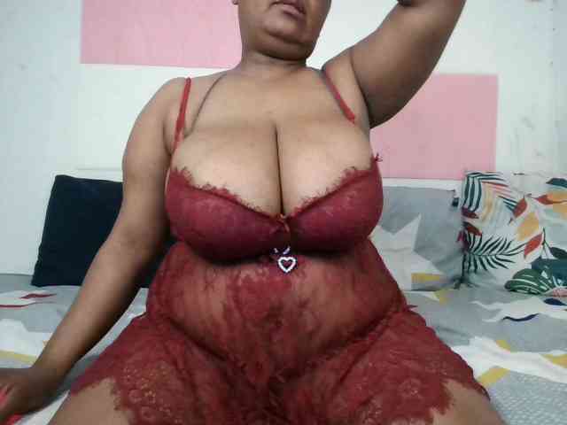 BIGTITTISXX webcam