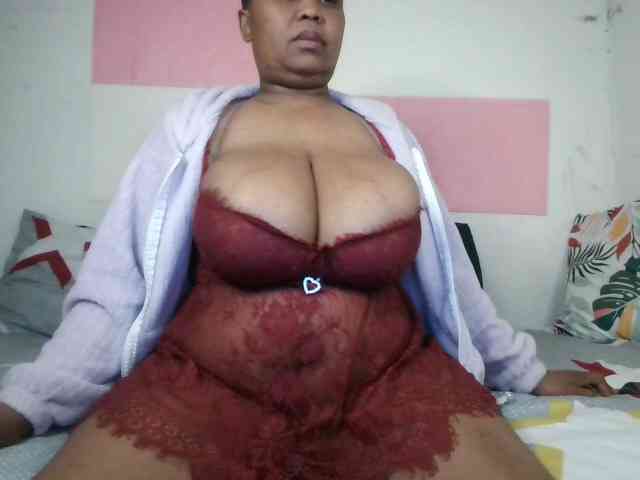 BIGTITTISXX webcam