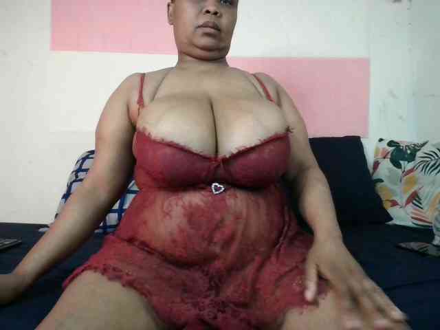 BIGTITTISXX webcam